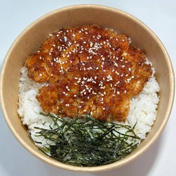 ข้าวไก่ทอดซอสเผ็ดเกาหลี