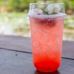 สตอเบอร์รี่โซดา