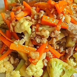 ผัดดอกกะหล่ำใส่หมูสับใส่แครอท