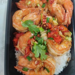 ข้าวกุ้งคั่วพริกเกลือ
