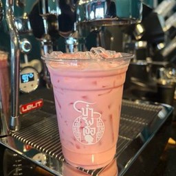 Pink milk (นมชมพู)