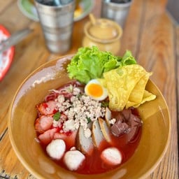 ก๋วยเตี๋ยวหม้อยำ กรอกยายชา