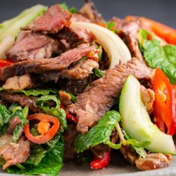 ยำเนื้อย่าง ฮาลาล