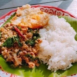 ก๋วยเตี๋ยวเรือหลงกรุง เจ้าเก่า สูตรเสนา อยุธยา เรือนยูงทอง