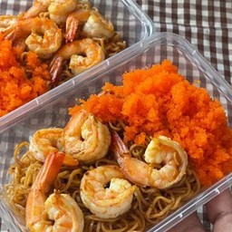 ผัดมาม่ากุ้งไข่กุ้งล้น (ฮาลาล)