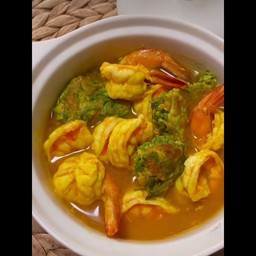 แกงส้มกุ้งไข่ทอดชะอม