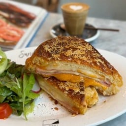 Grilled 4 Cheese & Smoked Ham (Lm)