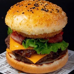 BEEF BURGER(DRY AGING THAI BEEF)