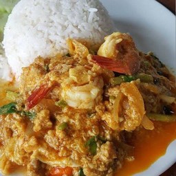ข้าวกุ้งผัดผงกะหรี่