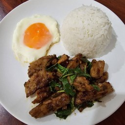 ข้าวกระเพราหมูย่าง