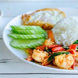ข้าวกระเพรากุ้ง ไข่ดาว