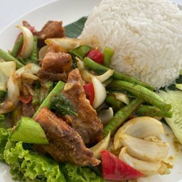 ข้าวเครื่องแกงปลากะพง Curry Rice Sea Bass