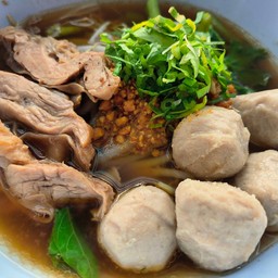 เกาเหลาเนื้อตุ๋นลูกชิ้น