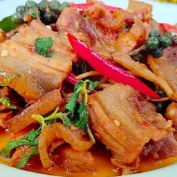 ผัดกะเพราหมูป่า