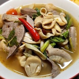 ต้มแซ่บเครื่องใน