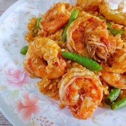 ข้าวคลุกผัดพริกแกงกุ้ง ใส่ถั่ว