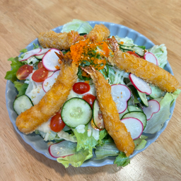 สลัดกุ้งทอด(กุ้งฟรายส์ 5 ตัว)