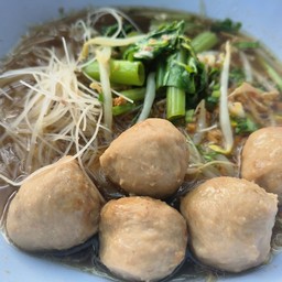 ก๋วยเตี๋ยวลูกชิ้นเนื้อล้วน