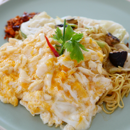 ผัดหมี่โคตรปู