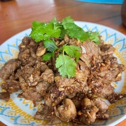 หมูกระเทียม