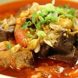 น้ำเงี้ยวเปล่ากระดูกหมู+ข้อไก่ ไม่เอาขนมจีน