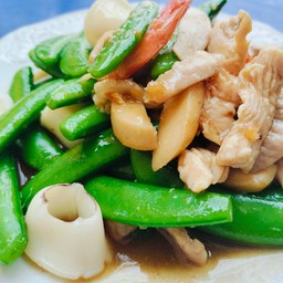 ผัดถั่วลันเตาญี่ปุ่นเลือกเนื้อสัตว์ได้ค่า