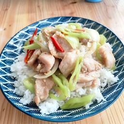 หมูผัดพริกหยวก