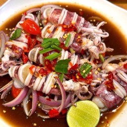 ยำหมึกไข่จี๊ดจ๊าด