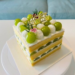 Shine Muscat Cake (1 pound) มีราคาหน้าร้านค่ะ
