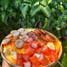 ข้าวไข่ขยี้หน้าใส้กรอก,ปูอัด,กุนเชียง