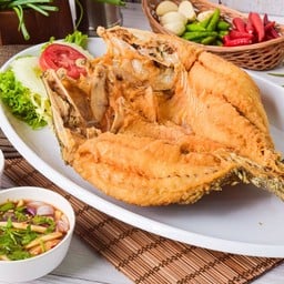 ปลากะพงทอดน้ำปลา