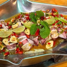 หมึกไข่นึ่งมะนาว