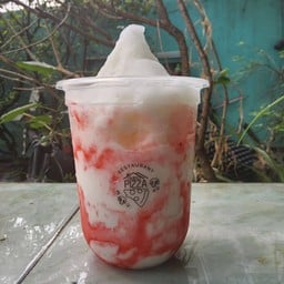 สตอเบอรี่นมสดปั่น