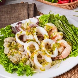 ยำสามแซบ