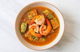 แกงส้มชะอมกุ้ง