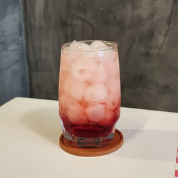 สตอเบอรี่โซดา