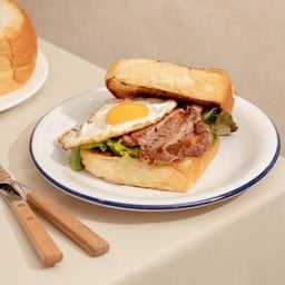 แซนวิชสเต็กริบอาย & ไข่ Sandwich Steak & Egg