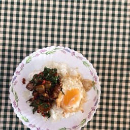 ข้าวกะเพราหมูกรอบ