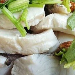 เนื้อปลาทะเลลวกจิ้ม