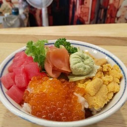 C25-ข้าวหน้าไข่หอยเม่น ไข่แซลมอน  ทูน่า