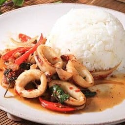 กระเพราปลาหมึก