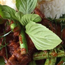 ข้าวหมูกระเทียมขั้นเทพ สุราษฎานี