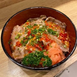 C05-ข้าวหน้าหมูย่างแซ่บ