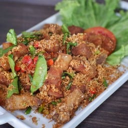 หมูกรอบคั่วน้ำปลาคั่วพริกเกลือ