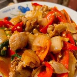 ผัดพริกเผา ไก่  [กับข้าว]