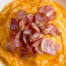 ข้าวไข่ข้นแฮมเบคอน