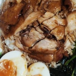 บังยีข้าวไก่พะโล้ ก๋วยเตี๋ยวไก่พะโล้สูตรโบราณ ฮาลาล (แฮปปี้แลนด์1) หมู่บ้านเสนาวิลล่า84 ปากซอย14 แฮปปี้แลนด์1