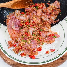 ข้าวเบคอนคั่วพริกเกลือ
