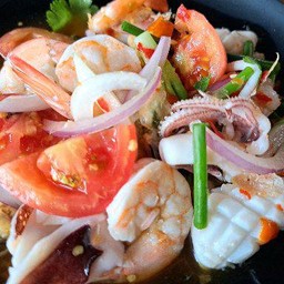 ยำหมึกกุ้ง