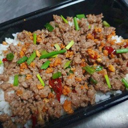 เนื้อโคขุนบด คั่วพริกเกลือ